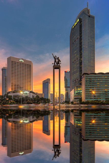 Jakarta Sunset - Sudirman | Abdul Azis | Flickr Perjalanan Kota, Jakarta City, Fotografi Kota, Asia Tenggara, City Photography, City Aesthetic, Capital City, Asia Travel, City Lights