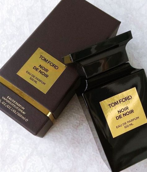 Aesthetic Fragrance, Tom Ford Noir, Parfum Tom Ford, Perfume Aesthetic, Tom Ford Perfume, Ariana Grande Perfume, Perfume Art, Perfume Organization, Black Truffle