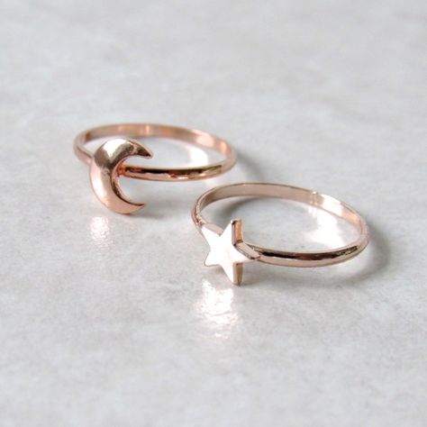 Moon And Star Rings, Bff Rings, Star Rings, Hand Jewelry Rings, Rings Red, Best Friend Rings, Sister Rings, Bff Jewelry, Wire Jewelery