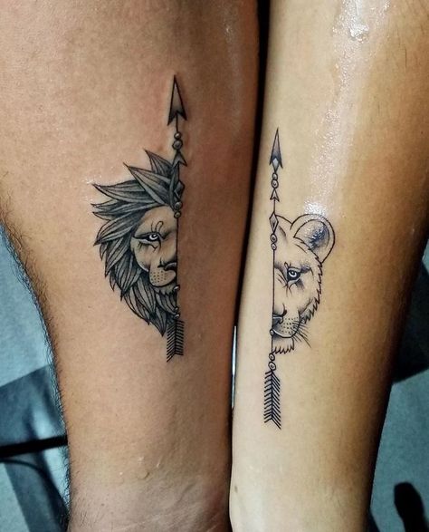 Partner Tattoo: Hier finden Sie die schönsten Ideen und Motive für ein kleines und süßes Kunstwerk auf Ihrer Haut! Lion Tattoo With Flowers, Partner Tattoo, Lion Hand Tattoo, Partner Tattoos, Couple Tattoos Unique, Lion Head Tattoos, Kunst Tattoos, Polynesian Tattoos, Couples Tattoo Designs