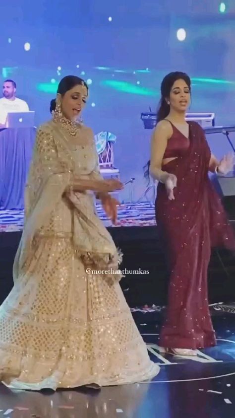 Indian Wedding Dance Video, Wedding Dance Indian, Bridal Makeup Indian Wedding, Indian Wedding Dance, Makeup Indian Wedding, Bridal Makeup Indian, Dance Indian, Bride Groom Dancing, Wedding Dance Party