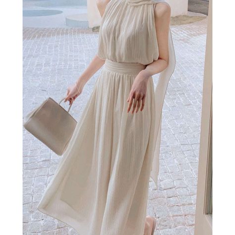 Kasumi Yoshizawa, Elegant Vintage Dresses, Elegant White Dress, Minimalist Dress, Summer Elegant, White Beach, White Dresses For Women, Estilo Chic, One Piece Dress