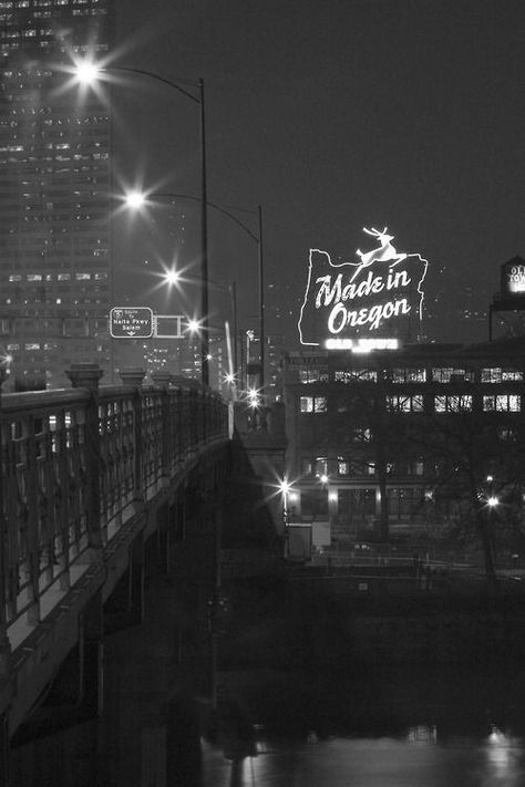 Burnside Bridge Portland, Oregon Portland Bridges, Oregon Girl, Oregon Photography, State Of Oregon, Oregon Travel, A Bridge, Oregon Coast, Oh The Places Youll Go, Photography Blog