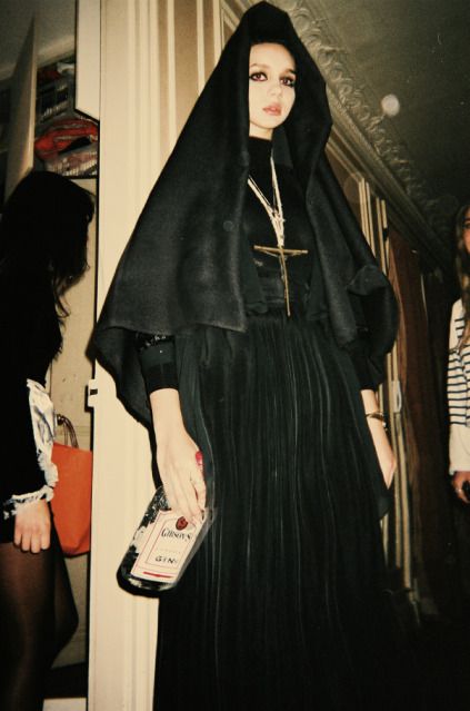 Nun Halloween Costume, Nun Halloween, Nun Outfit, Nun Costume, Ange Demon, Halloween Inspo, Dark Beauty, Bad Habits, Nun Dress