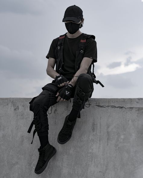 Techwear Men Outfit, Male Techwear, Cyberpunk Outfit Male, Tech Wear Aesthetic, Techwear Men, Mens Techwear, Cyberpunk Outfit, Spy Outfit, Futuristic Clothing