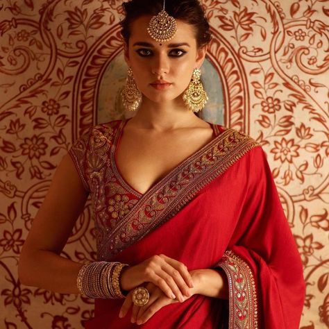 Top 201+ Latest & Trendy Blouse Designs | ShaadiSaga Latest Saree Blouse, Reception Outfits, Sabyasachi Jewelry, Sabyasachi Sarees, Blouse Back Neck Designs, Lehenga Collection, Saree Blouse Designs Latest, Indian Bridal Fashion, Stylish Blouse Design