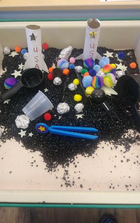 Outer Space Sensory Table, Diy Space Sensory Bin, Space Sensory Table, Space Themed Sensory Bin, Outer Space Sensory Bin, Space Sensory Activities, Science Area Preschool, Space Sensory Bin, Space Sensory