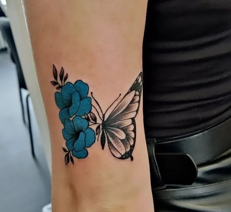 Blue Rose And Butterfly Tattoo, Blue Butterfly And Flower Tattoo, Blue Sunflower Tattoo, Blue Tattoo On Brown Skin, Detailed Butterfly Tattoo, Theigh Tattoos, Artistic Tattoos, Rose And Butterfly Tattoo, Red Bird Tattoos