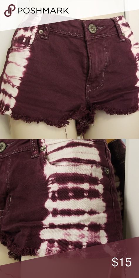 Dye Painting, Painted Shorts, Dye Denim, Dye Techniques, Dye Jeans, Wine Red Color, Tie Dye Jeans, Tie Dye Techniques, Reverse Tie Dye