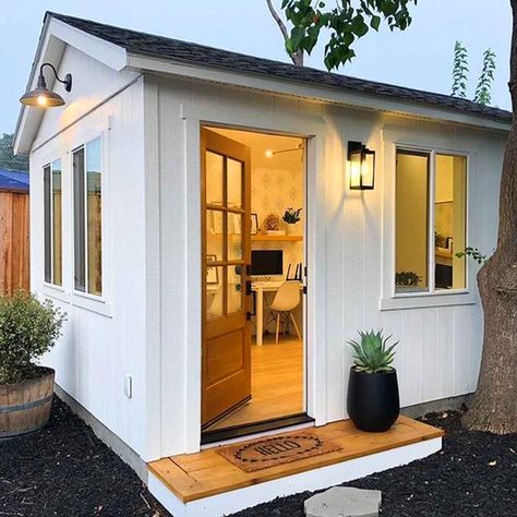 Guest House Shed, Home Office Shed, She Shed Office, She Shed Interior, Backyard Guest Houses, Office Shed, Shed Makeover, Shed Office, Tuff Shed