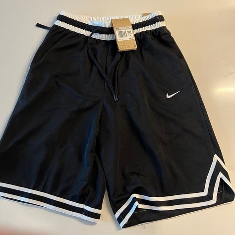 Brand New Men's Nike Basketball Shorts. Color Black. Size Xs. Nike Shorts Outfit Men, Nike Shorts Men, Nike Shorts Outfit, Black Basketball Shorts, Nike Basketball Shorts, Mens Shorts Outfits, Nike Short, Basketball Clothes, Cool Outfits For Men