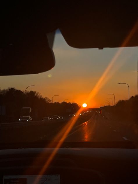 Sunset Pictures Realistic, Sunsets Realistic, Sunset Realistic Photo, Realistic Sky Pictures, Sunset Realistic, Realistic Sunset Pictures, Car Sunset, Real Sunset Pictures, Sun Rise