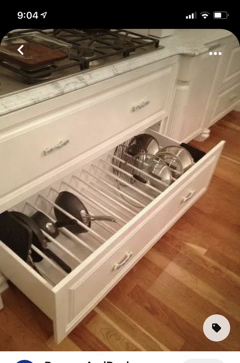 Model Dapur, Pan Storage, Small Kitchen Organization, Diy Kitchen Storage, Kitchen Storage Solutions, Kitchen Pot, Kitchen Cabinet Organization, Diy Kitchen Cabinets, Kitchen Cabinet Storage