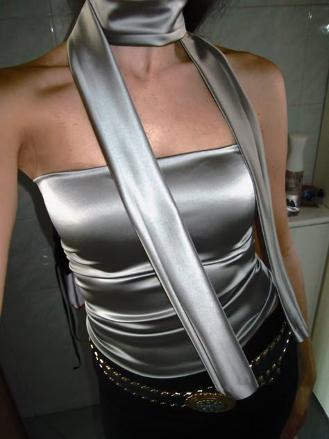 silver metallic tube top and scarf available on vinted: diioniso ##sarahjessicaparker #sexandthecity Silver Tube Top Outfit, Tube Top With Scarf, Silver Tube Top, Metallic Top Outfit Silver, Silver Top Outfit Metallic, Silver Top Outfit, Metallic Top Outfit, 2000s Tube Top, Silver Outfit