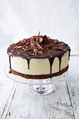 Jamie's black forest cheesecake is a mouth-watering, rich, chocolatey dessert; make it yourself with this easy to follow, cheesecake recipe online today. Banoffee Cheesecake, Black Forest Cheesecake, Delicious Christmas Desserts, Frozen Cheesecake, Bites Recipes, Small Cakes, Jamie Oliver Recipes, Make Ahead Desserts, Christmas Food Desserts