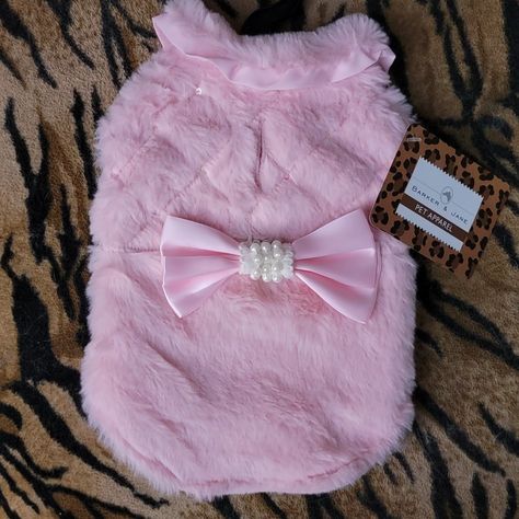 Pet Coat Jacket Dog Or Cat Plus Pink Bow W/ Pearls Xs Sm Med Ea New! Pink Dog Stuff, Preppy Pictures, Dog Closet, Dog Fashion Clothes, Heart Cats, Girl Dog Clothes, Dog Outfits, Pink Pet, Dog Purse