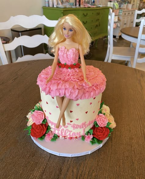 Cake Assembly, Pink Birthday Cake Ideas, Barbie Themed Cake, Barbie Dress Cake, Pink Birthday Cake, Barbie Birthday Cake, Buttercream Cake Designs, Barbie Doll Cakes, Ballerina Cakes