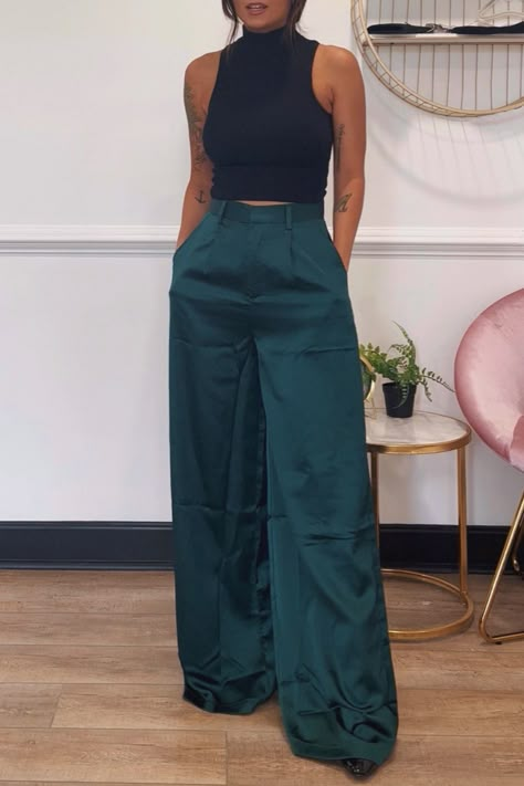 Satin Jeans Outfit, Satin Pants Wedding, Silk Dress Pants Outfit, Semi Formal Wide Leg Pants Outfit, Stain Pants Outfit, Satin Green Pants, Green Satin Trousers Outfit, Gold Silk Pants Outfit, Silk Green Pants Outfit