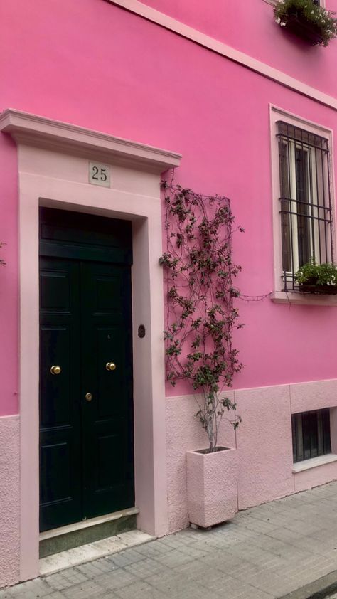 Nicaragua House, Places Aesthetic, Colorful Patio, Pantone Colour Palettes, I Believe In Pink, Casas Coloniales, House Color, Casa Exterior, Aesthetic Tiktok