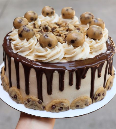 Six Vegan Sisters, Edible Chocolate Chip Cookie Dough, Cookie Dough Cake, No Bake Cookie Dough, Vegan Cookie Dough, Chocolate Chip Cookie Dough, Vegan Cake, Vegan Cookies, Cake Decorating Tips