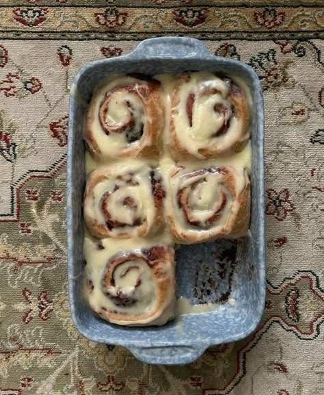 Connamon Rolls, Cooking Vibes, Baking Cinnamon Rolls, Cinnamon Role, Vegan Aesthetic, Recipes Aesthetic, Cute Cooking, Cinnamon Filling, Cinnamon Roll Bake