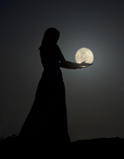 Moon Goddess | Ivy and I did a moon shoot. We both have alwa… | Flickr To The Moon, At Night, The Moon, A Woman, Moon