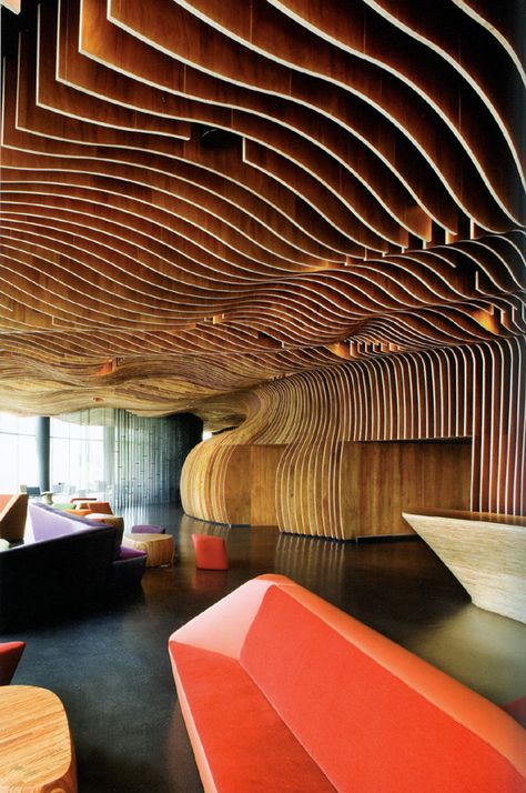 The WOHA in Theatre Wood Ceiling Design, Woha Architects, Ceiling Wood, Plafond Design, Wood Ceiling, Parametric Design, Hotel Project, Wood Ceilings, Cool House Designs