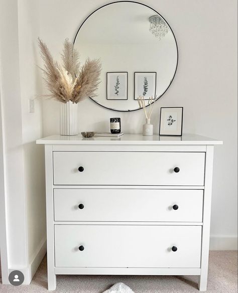 Drawer Decor Ideas, Small Bedroom Dresser, Bedroom Dresser Decor Ideas, White Dresser Decor, Dresser Decor Ideas, Bedroom Dresser Decor, Chest Of Drawers Decor, Dresser Decor Bedroom, Drawer Decor