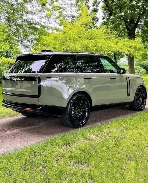 B13 Nissan, Range Rover Sv, New Range Rover, Dream Cars Range Rovers, The New Range Rover, Range Rover Car, Luxury Cars Range Rover, White Range, Best Suv