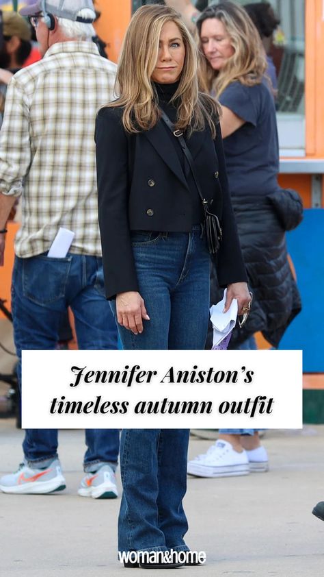 Jennifer Aniston’s timeless outfit is our new autumn uniform. Pairing some bootcut jeans, boots and a cropped jacket, the star looked elegant and chic as ever. One to save for your fall outfit inspiration. Cropped Blazer With Jeans, Jennifer Aniston Fall Outfits, Jennifer Anniston Outfit, Style Bootcut Jeans Outfit Ideas, Crop Jeans Jacket Outfit, Styling Bootcut Jeans Outfit Ideas, Jeans Autumn Outfit, Jennifer Aniston Street Style, Jennifer Aniston Outfits