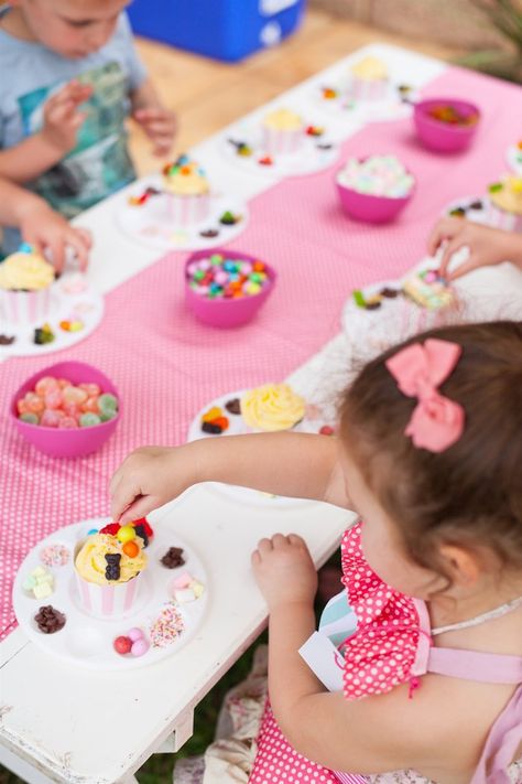 Kids Workshop Ideas Activities, Cupcake Decorating Party For Kids, Baking Themed Birthday Party, Children's Workshop, Baking Birthday Parties, Birthday Cupcakes Decoration, Party Activities Kids, Baking Theme, Cupcake Birthday Party