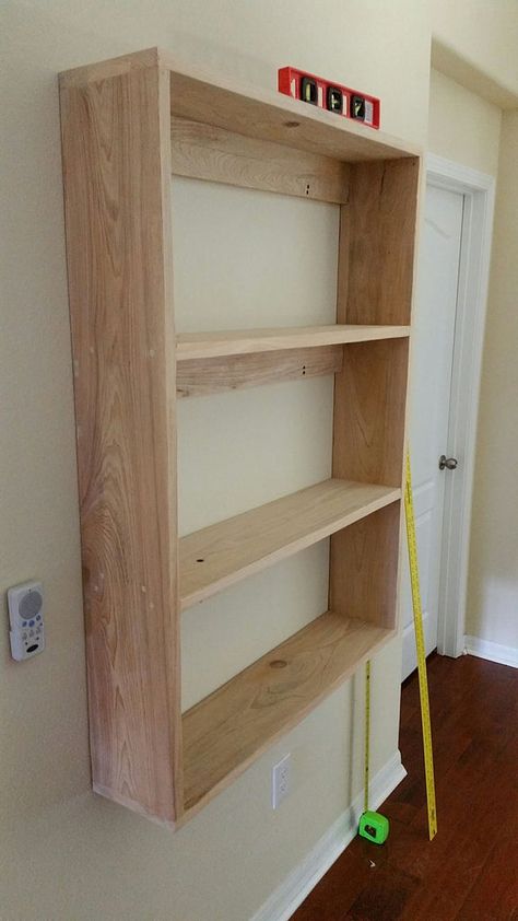 Diy Floating Bookshelf Wall, Diy Wall Mount Bookshelf, Diy Bookshelf Floating, Diy Floating Bookcase, Diy Floating Book Shelves, Diy Floating Bookshelf, Wall Mount Bookshelf, Floating Bookshelves Diy, Diy Floating Bookshelves