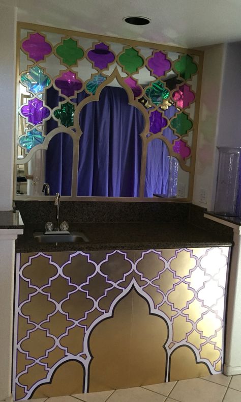 Andrea's Arabian Nights: My own props: building in progress, cardboard cutouts arches and mosaic for wet bar mirror. Still in progress Diy Arabian Nights Decor, Aladdin Set Design Ideas, Arabian Theme Party, Arabian Nights Prom, Moroccan Theme Party, Aladdin Jr, Arabian Party, Arabian Theme, Aladdin Et Jasmine