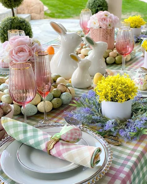 Easter Dinnerware, Easter Brunch Tablescape, Easter Sunday Brunch, Easter Dinner Table, Easter Tablecloth, Easter Place Settings, Easter Plates, Easter Lunch, Easter Essentials