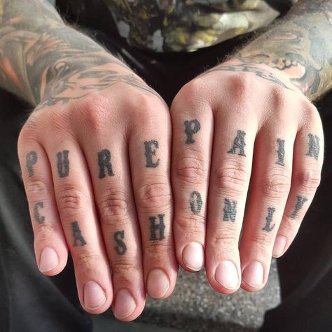 Knuckle Tattoo Words, Knuckle Tattoo Ideas, Tattoo Words Ideas, Knuckle Tattoo, Tattoo Journal, Wörter Tattoos, Tattoo Words, Tattoo Schrift, Knuckle Tattoos