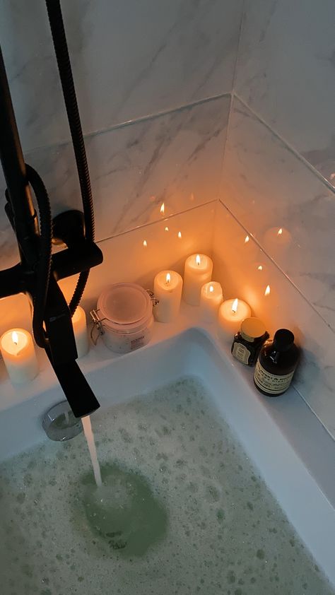 Bath Aesthetic, Studera Motivation, Vision Board Photos, Dream Vision Board, Future Apartment, Dream Apartment, Bath Tub, Bubble Bath, Bath Time