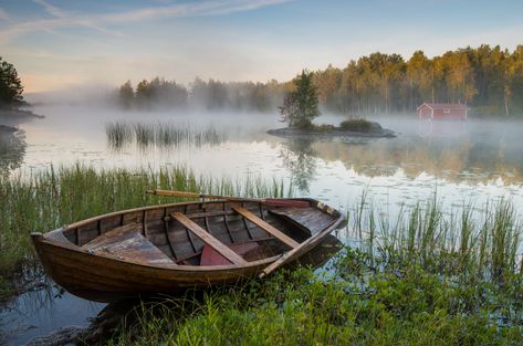 16 Places Swedes would rather keep to themselves A Beautiful Morning, Row Boats, Boat Building Plans, Morning Mist, Old Boats, Boat Art, Boat Painting, 수채화 그림, Lake Pictures