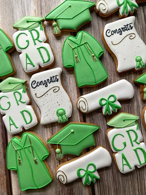 Graduation Gown Cookies Decorated, Grad Gown Cookies, Diploma Cookies Decorated, Teacher Graduation Cookies, Graduation Cookies 2023, Graduation Cookies 2024, Graduation Cookie Ideas, Grad Treats, Graduation Cookies Decorated