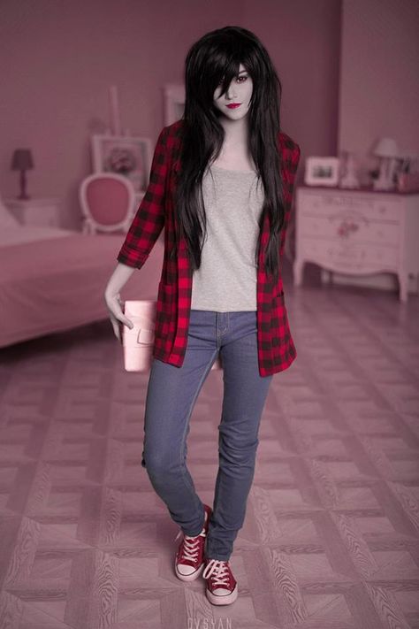 Marceline from Adventure Time Marceline Costume, Marceline Outfits, Shirogane Sama, Marceline Cosplay, Adventure Time Cosplay, Easy Cosplay, Closet Cosplay, Fitness Shirts, Epic Cosplay