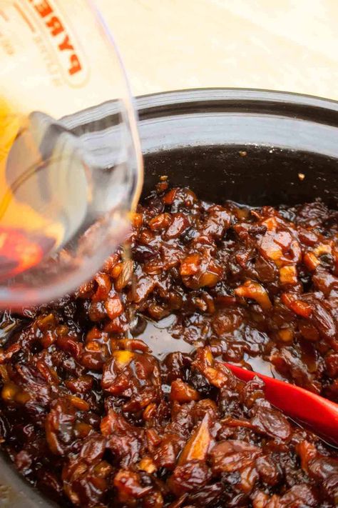 Recipe For Mincemeat, Slow Cooker Mincemeat, Traditional Mincemeat Pie, Vegan Mincemeat Recipe, Mincemeat Tarts From A Jar, Mincemeat Pie Recipe Easy, Pear Mincemeat Recipe, Easy Mincemeat Recipes, Fruit Mincemeat Recipe