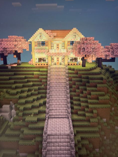 Pink And Birch Minecraft House, Pretty Pink Minecraft Houses, Cutesy Minecraft House, Astetic Minecraft Houses, Pink And Blue Minecraft House, Minecraft Cherry House Interior, Minecraft House For Couple, Pink Storage Room Minecraft, Mc Pink House