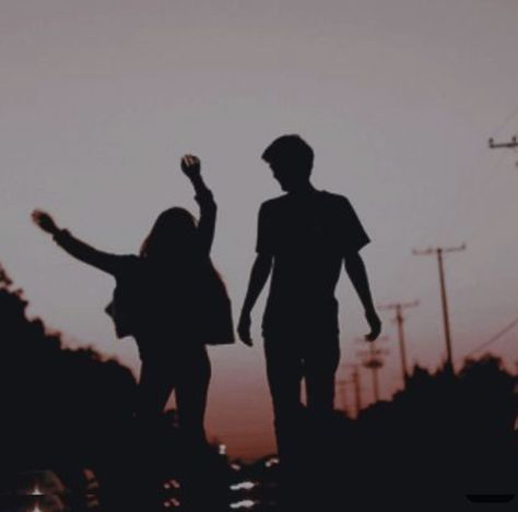 All The Bright Places, Female Friendship, Owl City, Fotografi Editorial, Best Friends Aesthetic, Two Best Friends, Couple Dancing, Relationship Goals Pictures, Couple Wallpaper