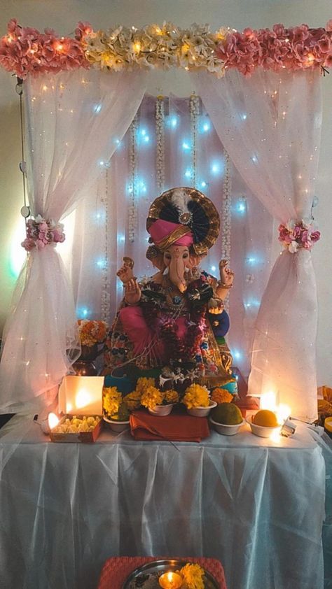 Ganesha Mantapa Decoration, Decoration Ganesh Festival, Aesthetic Ganesh Chaturthi Decoration, Ganpatiji Decoration At Home, Unique Ganesh Chaturthi Decoration Ideas, Ganesh Charthuthi Decoration, Ganesh Ji Home Decoration, Ganpati Decoration At Office, Decorations For Ganesh Chaturthi