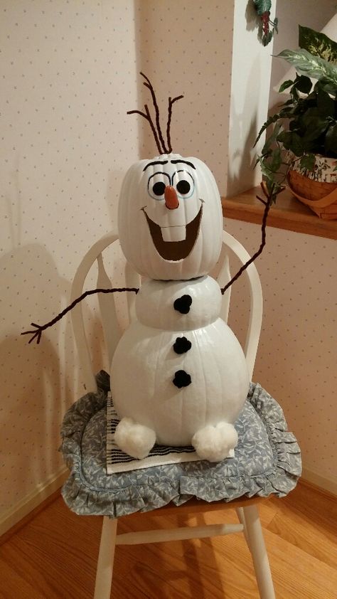 Olaf pumpkin! Diy Disney Pumpkins, Olaf Pumpkin Decorating, Snowman Pumpkin Painting, Olaf Pumpkin Painting, Painting Ideas Disney Characters, Olaf Pumpkin, Snowman Pumpkin, Pumpkin Painting Ideas Disney, Pumpkin Painting Ideas Halloween