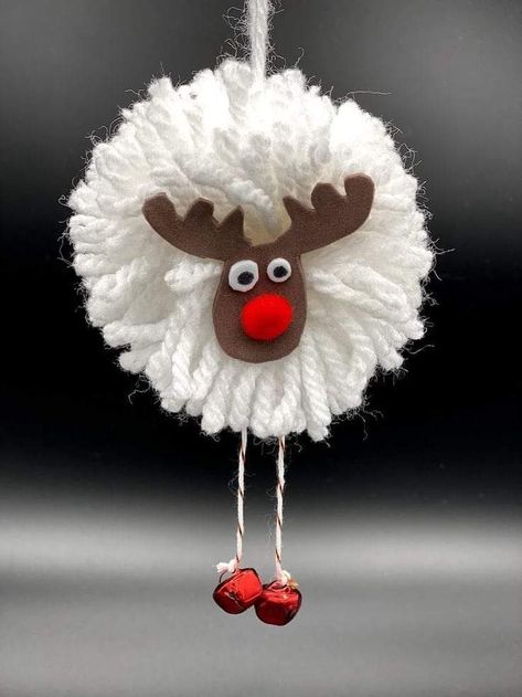 Christmas Pom Pom Crafts, Juleverksted For Barn, Buat Pita, Ornaments Homemade, Handmade Christmas Crafts, Christmas Crafts To Make, Pom Pom Crafts, Fun Christmas Crafts, Holiday Crafts Christmas