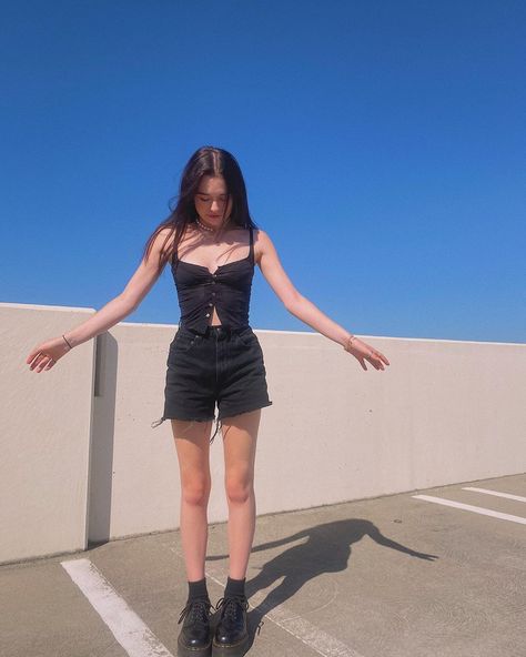 AVERY HODGE ♱ on Instagram: “So pale😖😤” 1461 Platform Dr Martens Outfit, Black Tank Top Outfit Summer, Mom Jean Shorts Outfit, Low Top Doc Martens Outfit, Levis Shorts Outfit, Platform Docs Outfit, Black Jean Shorts Outfit, Doc Martens Outfit Summer, Outfit Mom Jeans