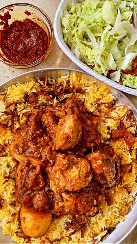 Let’s make my easy Swahili Chicken... - Chef Ali Mandhry Swahili Food, Kenyan Food, Thick Stew, Budget Family Meals, Shrimp Recipes For Dinner, Yellow Foods, Food Board, Food Recepie, Easy Family Meals