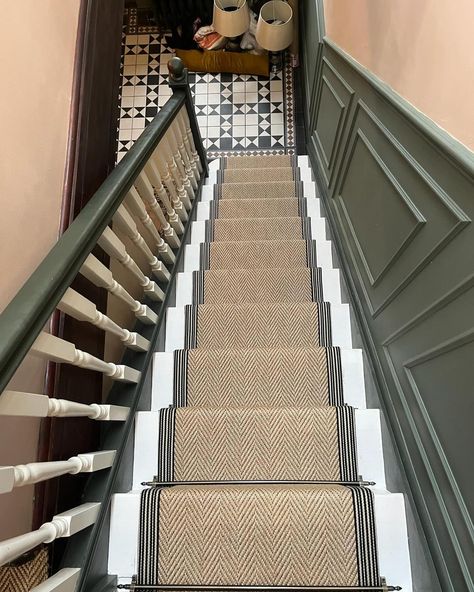 This herringbone easy care sisal looks great with our tape Roach B. Expertly fitted by @campbellcarpets It’s all in the prep.. This product requires full stick, so plying of landing and stairs is necessary to ensure a perfect finish. #carpetedging #carpetbinding #carpetwhipping #stairrunner #stairrunners #herringbonecarpet #carpet #manmadecarpet #stairs #flooring #floorlayer Herringbone Runner Stairs, Stairs And Landing Carpet Ideas, Herringbone Stair Carpet, Stair Runner Carpet With Landing, Herringbone Stairs, Runner On Stairs With Landing, Stairs Runner Carpet, Stairs And Landing Carpet, Herringbone Carpet Stairs