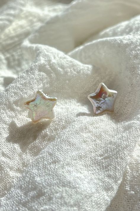 Pearl Star Earrings - North Star Stud Earrings - Fresh Water Pearl Star Earrings- Beach Earrings - Boho Earrings Pearl Star Stud Earrings. Minimalist style. Everyday jewelry made with love. DETAILS * Size: studs Diameter: 10mm (1cm) * Materials: Fresh water pearl, Tribe silver closure * Handmade in Thailand * Arrives perfectly packaged, ready for gift-giving! * Sell as a pair Pearl Accessories are the perfect choice for a beach vacation or every day wear. This star earrings is made using a natur Silver Earrings Studs Unique, Beach Jewelry Aesthetic Silver, Pearl Star Earrings, Cute Earrings Studs, Star Pearl, Fantasy Earrings, Studded Earrings, Cute Stud Earrings, Earrings Beach