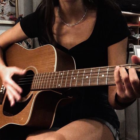 Learn Guitar Aesthetic, Folk Guitar Aesthetic, Gutair Aesthetic Girl, Guitar Practice Aesthetic, Songwriter Aesthetic Girl, Girl With Guitar Aesthetic, Learning Guitar Aesthetic, Guitarist Girl Aesthetic, Guitar Case Aesthetic